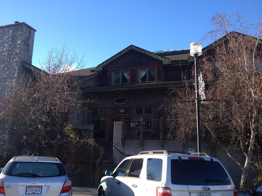 Howe Sound Inn & Brewing Company Squamish Exterior photo