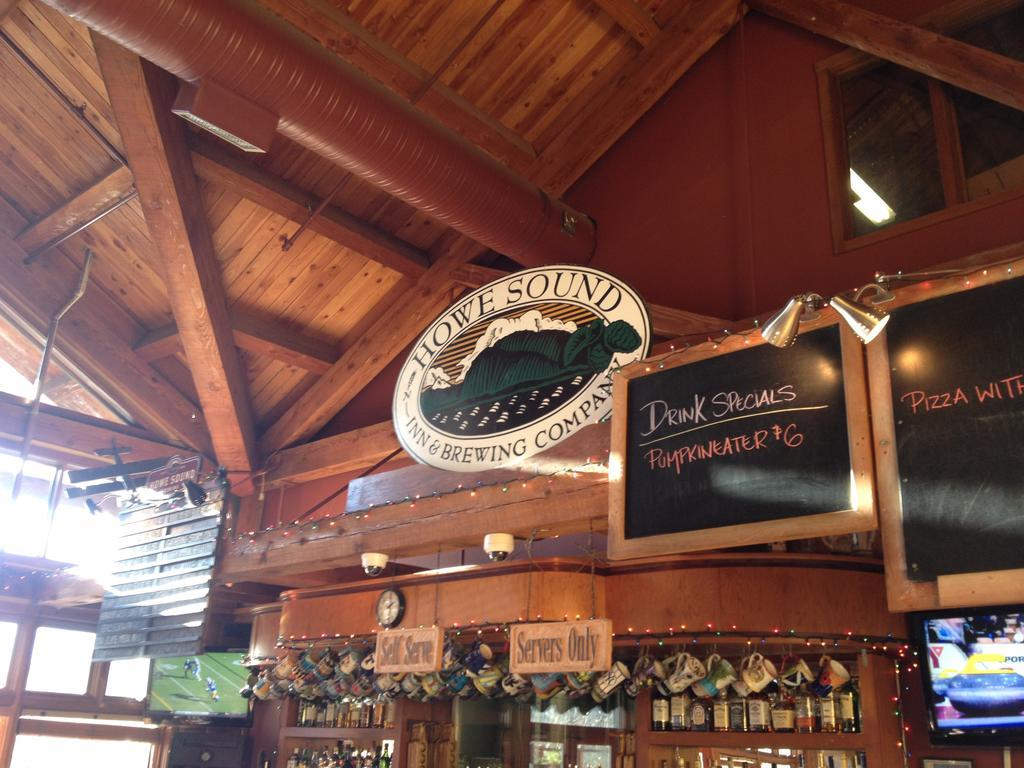 Howe Sound Inn & Brewing Company Squamish Exterior photo