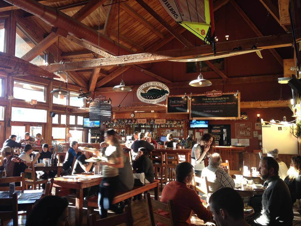 Howe Sound Inn & Brewing Company Squamish Exterior photo