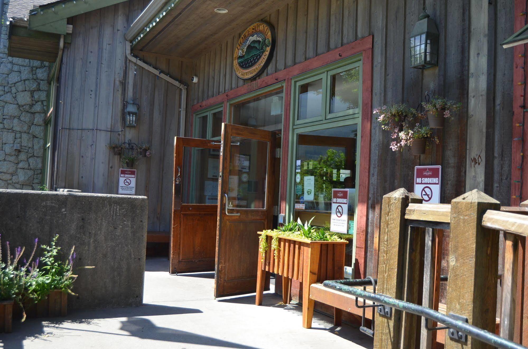 Howe Sound Inn & Brewing Company Squamish Exterior photo